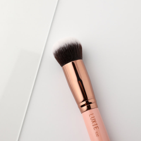 Luxie Rose Gold Collection 532 Round Top Blender/Kabuki Brush. Ümara otsaga hajutamispintsel 1tk